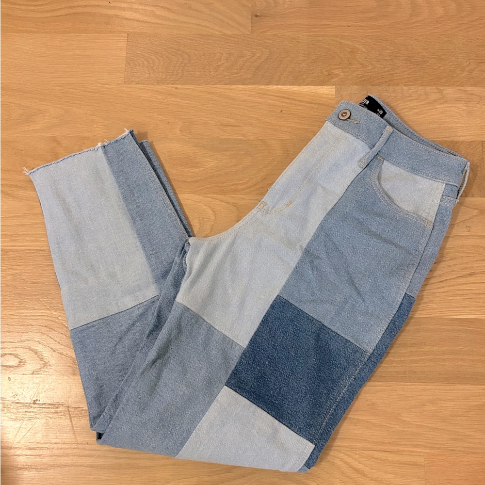 Hollister patchwork mom jeans! Size 7R / 28. Excellent condition.